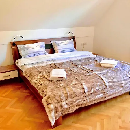 Апартаменты Aurora, Бохинь